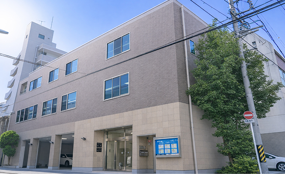 愛信ファシリティーズの社屋の写真