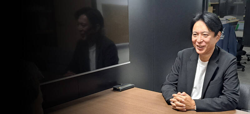 代表が話している写真